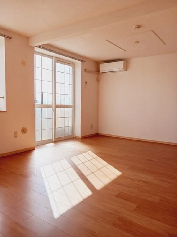 居室・リビング　図面と現状に相違がある場合には現状を優先