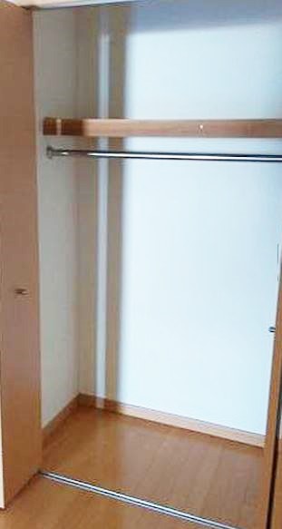 収納　★ハンガーラック付き、上部収納も有り★