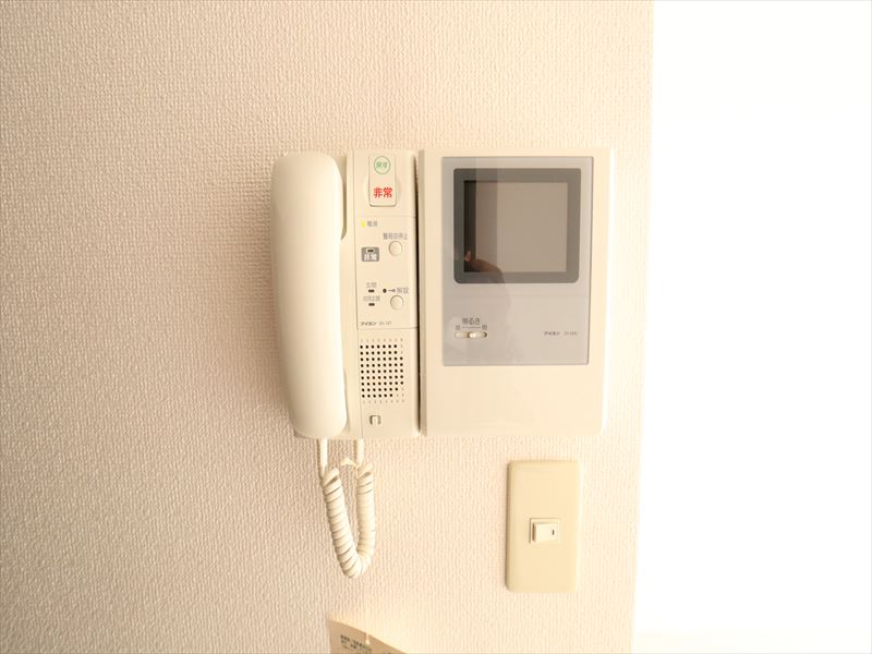 セキュリティ　モニター付きインターホン