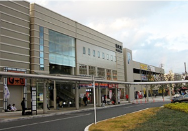 ショッピングセンター　えきマチ1丁目 門司（ショッピングセンター）まで1180m