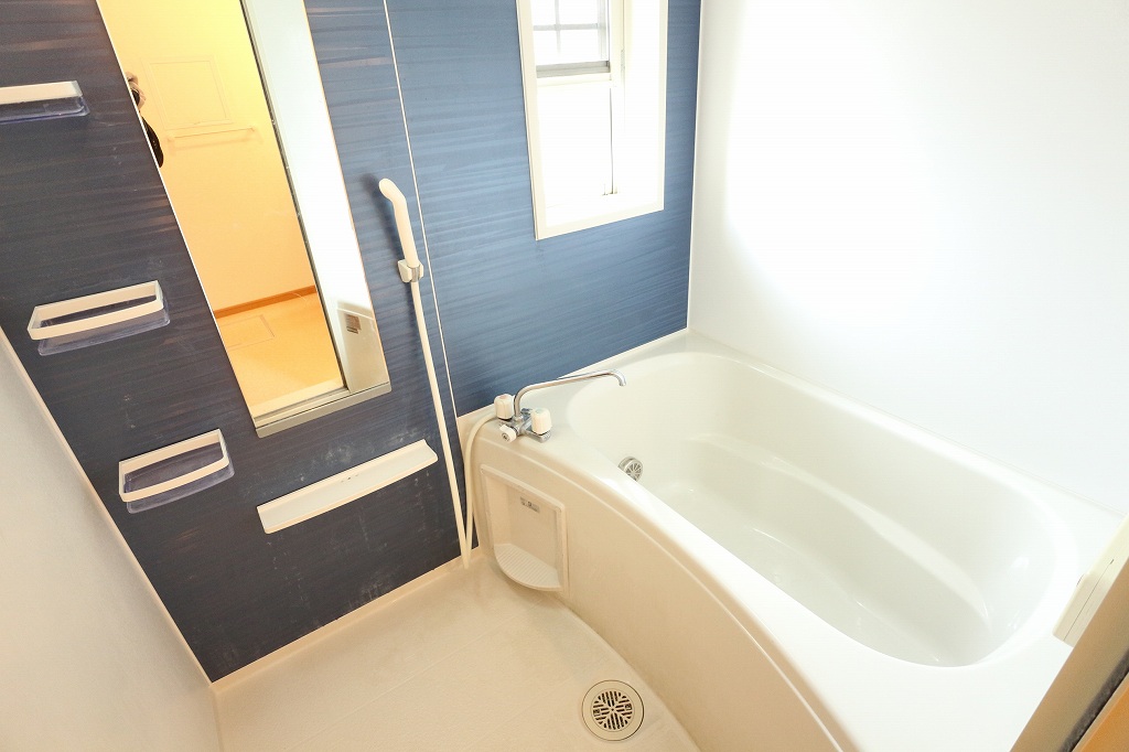 バス・シャワールーム　※同型タイプの写真です。