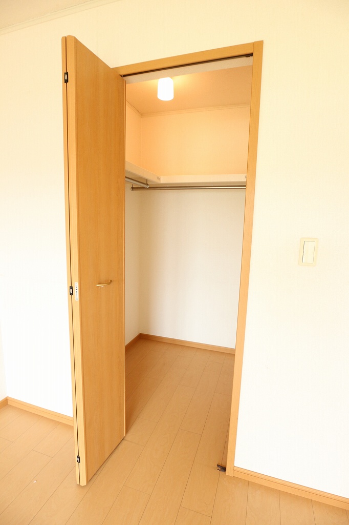 収納　※同型タイプの写真です。