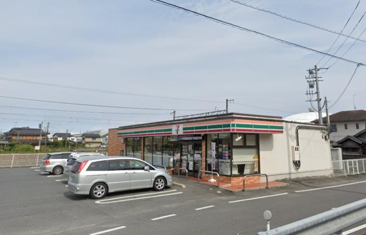 コンビニ　セブンイレブン（コンビニ）まで516m