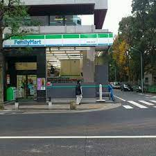 コンビニ　ファミリーマート 芝増上寺前店（コンビニ）まで23m
