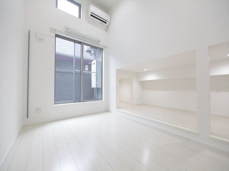 居室・リビング　洋室6帖　アンダーロフト5帖（収納にも寝室にも使えます）