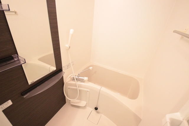 バス・シャワールーム　※別室の参考写真の為、現況優先です。