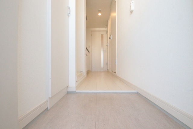 玄関　※別室の参考写真の為、現況優先です。