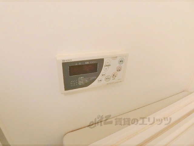 その他設備　給湯器リモコン