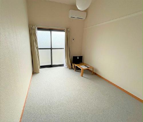 居室・リビング　家具付き