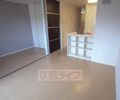 居室・リビング　広々としたリビング。