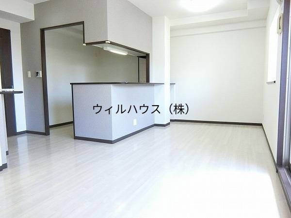 居室・リビング　人気のカウンターキッチン！