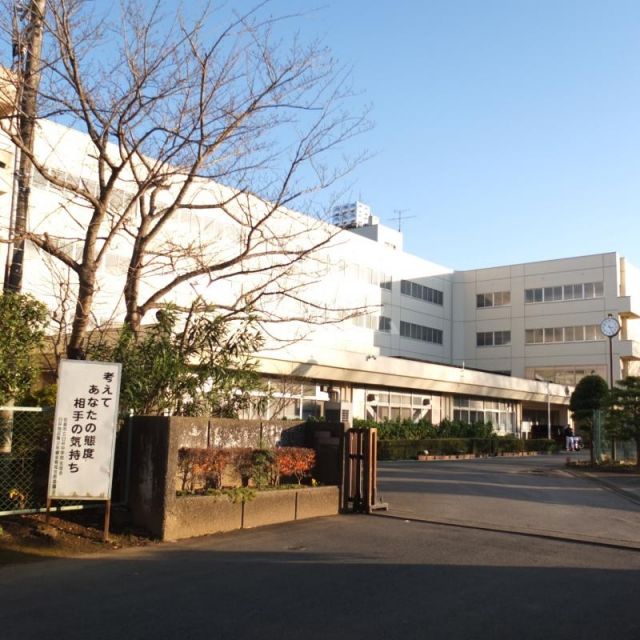 中学校　佐倉市立臼井中学校（中学校）まで620m