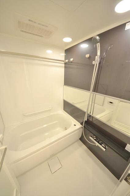 バス・シャワールーム　バスルーム