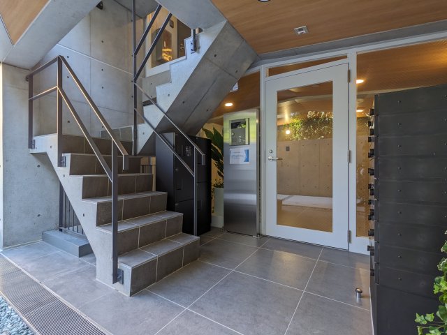 エントランス　建物の内部です