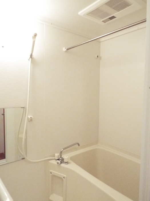 バス・シャワールーム　浴室（浴室換気乾燥機付き）