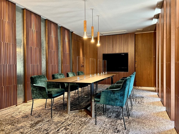 幼稚園・保育園　霊南坂幼稚園（幼稚園・保育園）まで506m