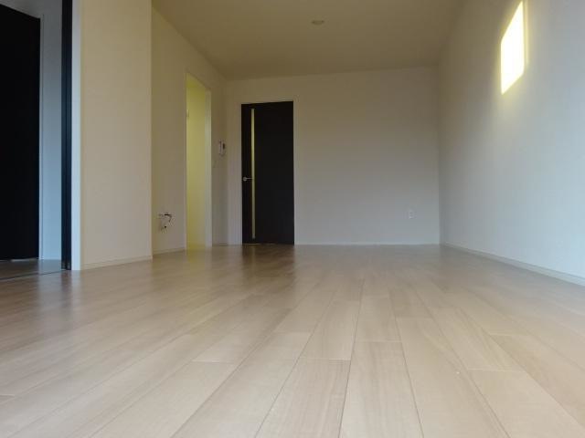 居室・リビング　※同タイプの部屋写真です