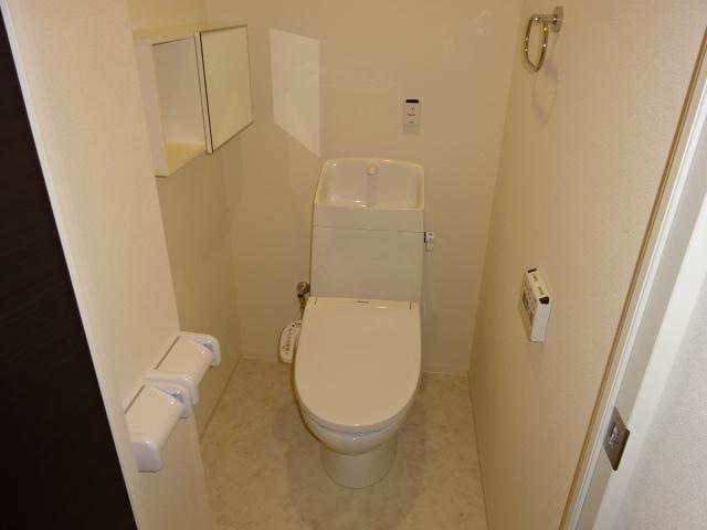 トイレ　※同タイプの部屋写真です