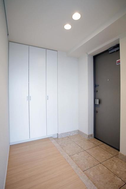 玄関　※写真は同タイプ住戸です。