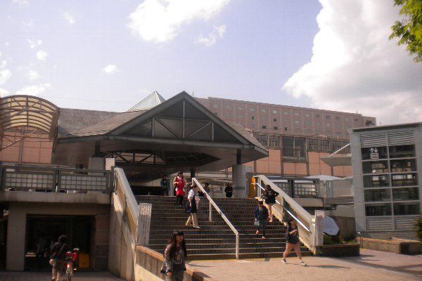 ドラックストア　KoKuMiNアトレ新浦安駅店（ドラッグストア）まで923m