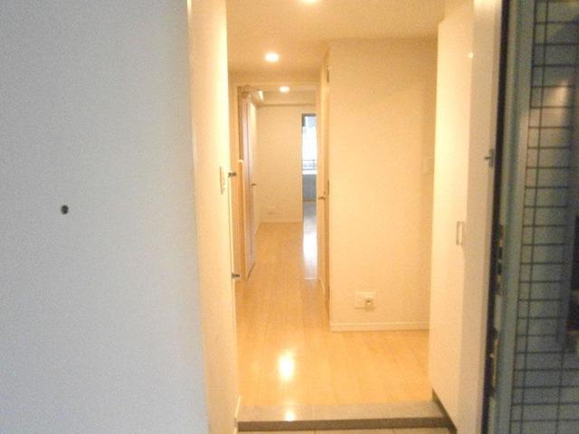 玄関　※写真は同タイプ住戸です。