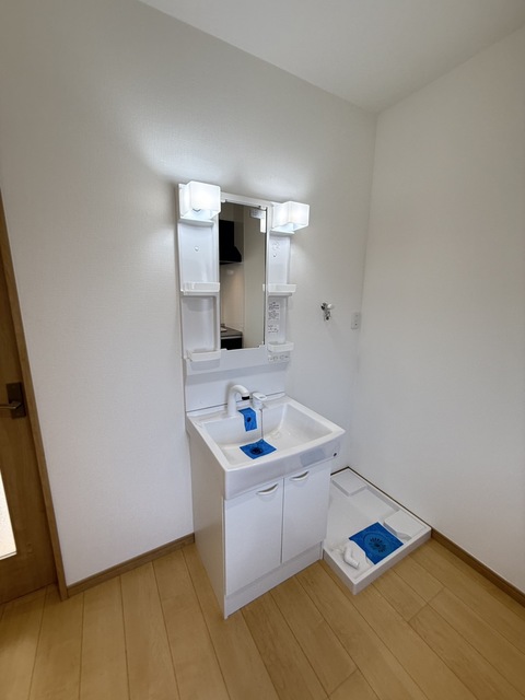 洗面設備　別部屋参考写真です