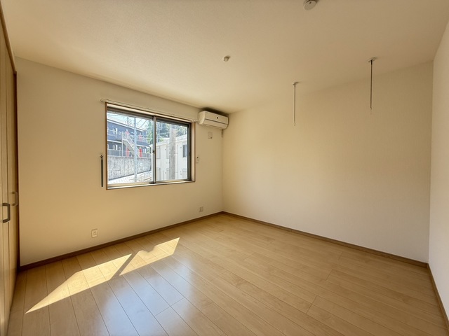 居室・リビング　別部屋参考写真です