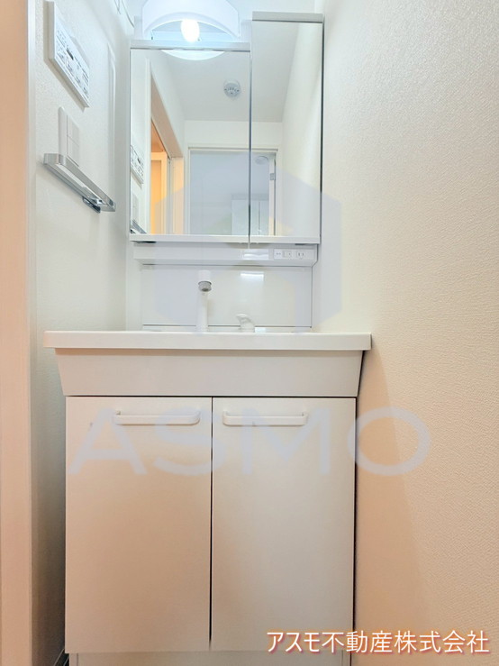 洗面設備　同マンション別部屋　参考写真