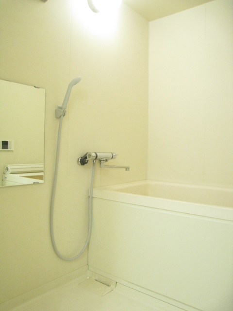 バス・シャワールーム　追焚給湯付きバスルーム※同タイプ参考写真