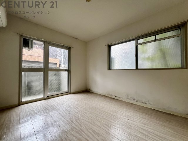 居室・リビング　２面採光の明るいお部屋です！