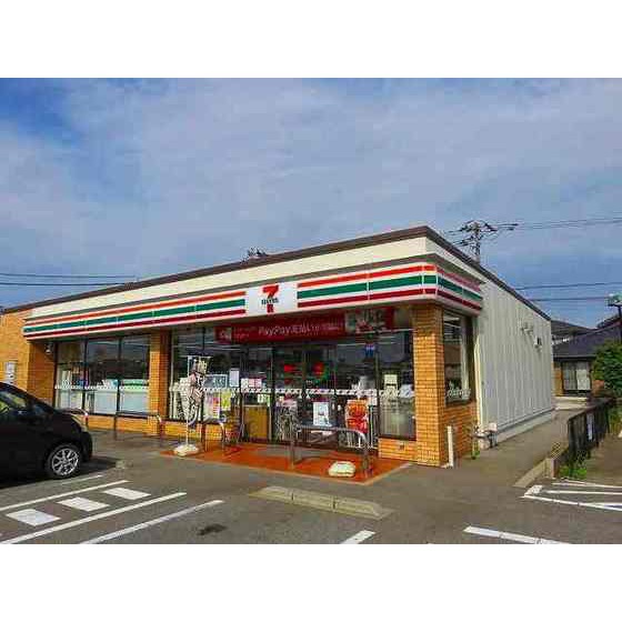 コンビニ　セブンイレブン砺波三島町店（コンビニ）まで502m