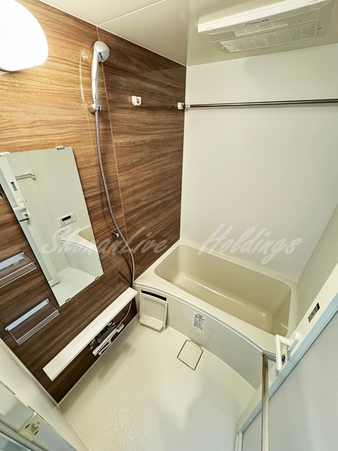 バス・シャワールーム　清潔感のあるお風呂です♪