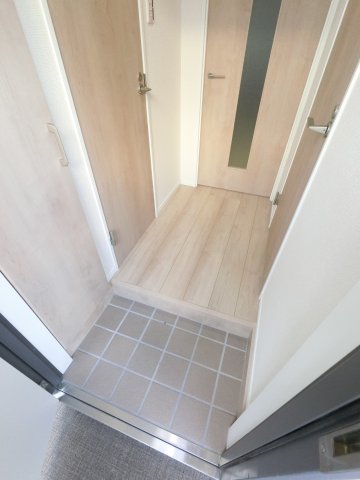 玄関　※同タイプ・別物件のお写真です