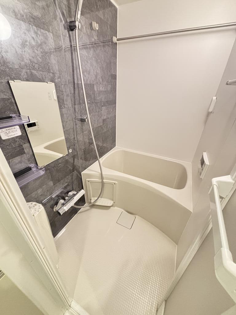 バス・シャワールーム　同間取り別室の写真になります