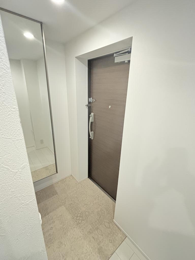 玄関　同間取り別室の写真になります