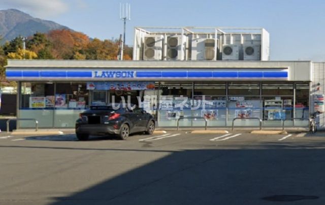 コンビニ　ローソン 秦野曽屋一丁目店（コンビニ）まで580m