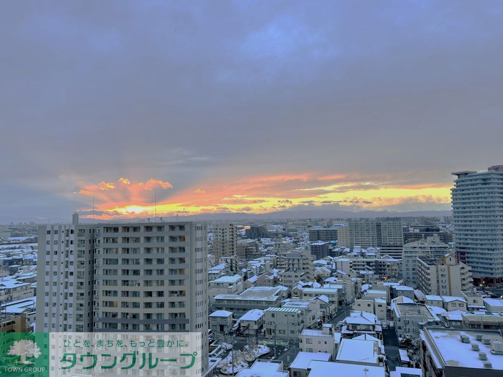 その他　バルコニーからの眺望：西向き・日暮れ時刻に撮影