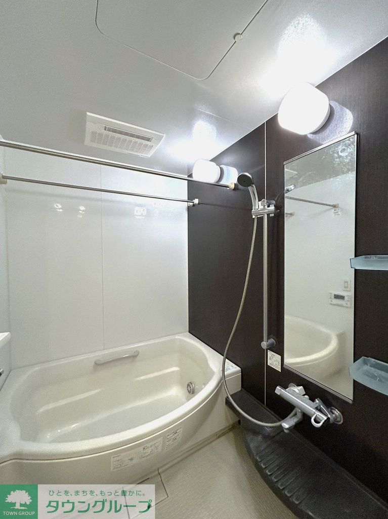 バス・シャワールーム　浴室乾燥機、追い焚き機能付オートバス（クリーニング前）