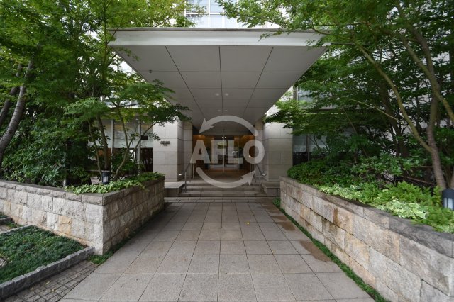 エントランス　グランドメゾン京町堀タワー　高級感あふれるエントランス