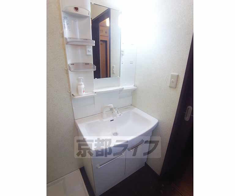 洗面設備　独立洗面台です。