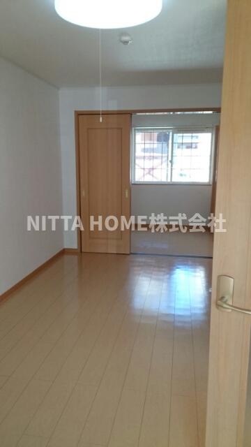 居室・リビング　１１．３帖のリビングルームです◇