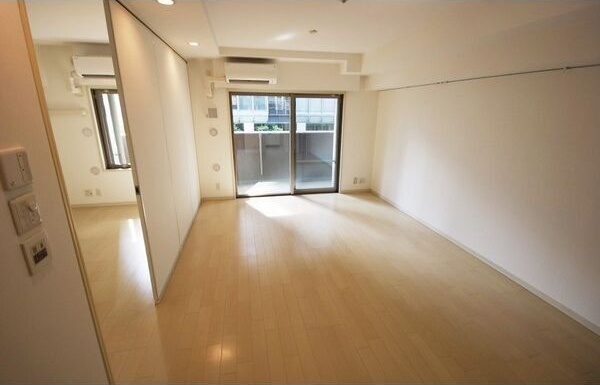 居室・リビング　同マンション別部屋（室内イメージ写真）