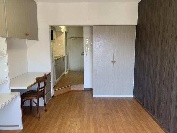 居室・リビング　アクセントクロスが目を引きます☆