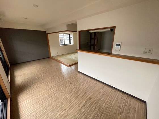 居室・リビング　※別号室のお写真です