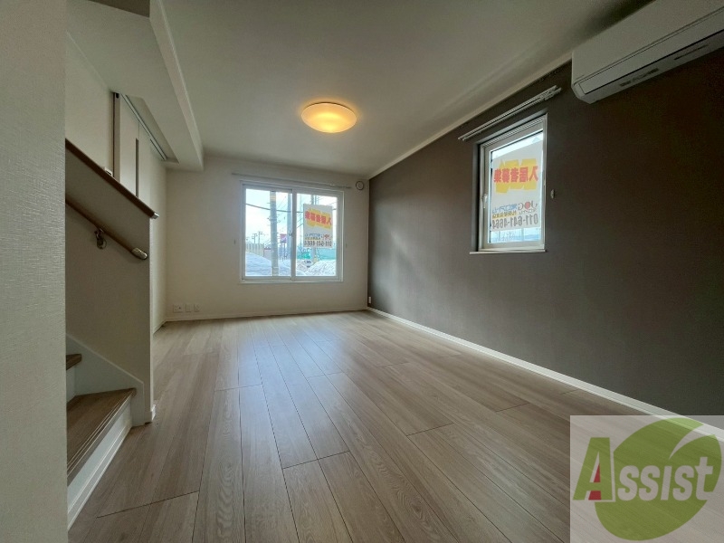 居室・リビング　広くてきれいなリビングです！快適に過ごせそうですね。