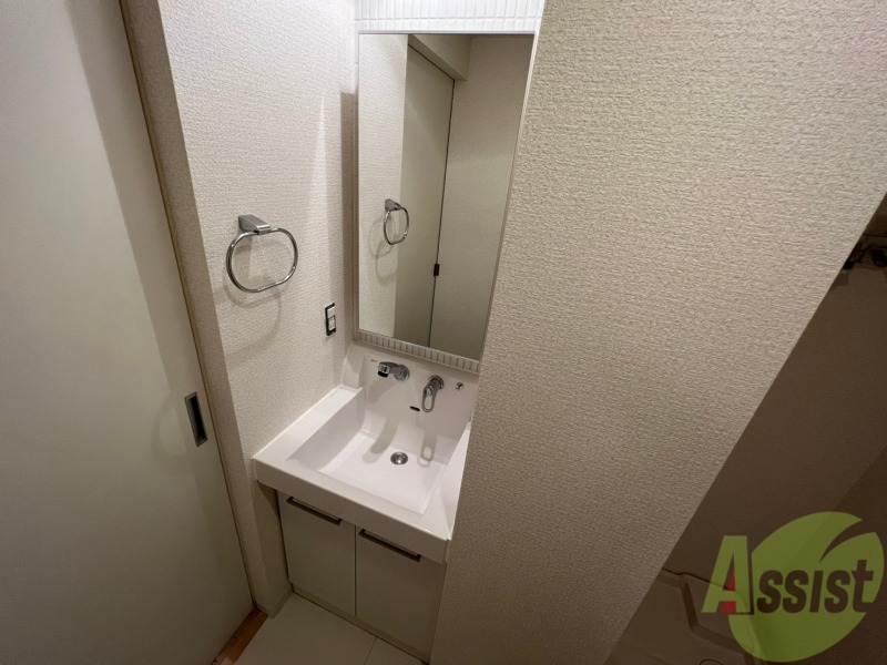 洗面設備　洗面台。身支度にはかかせないですよね～。