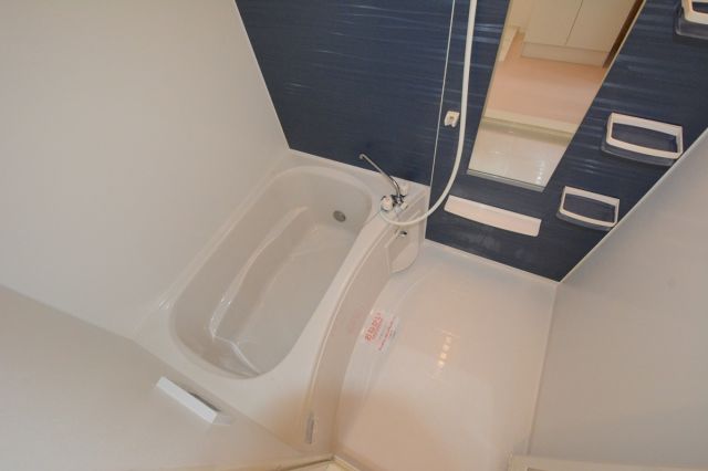 バス・シャワールーム　浴室乾燥・追い炊き機能付きで便利☆