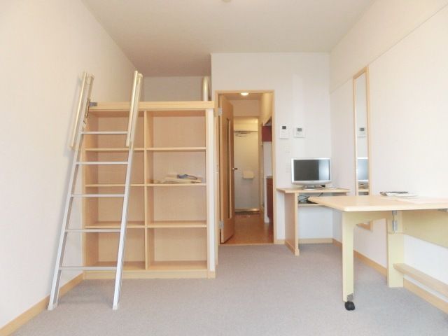 居室・リビング　フローリングの場合もございます