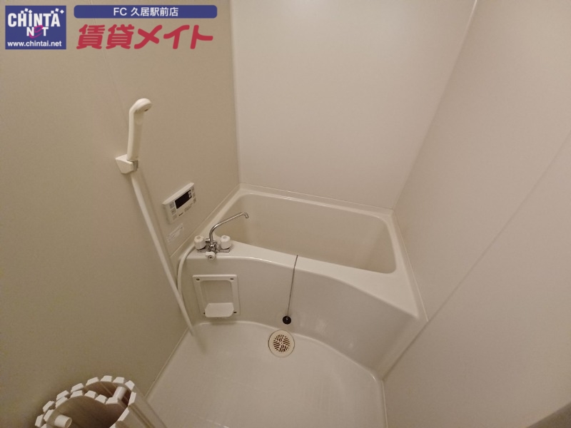 バス・シャワールーム　同物件別部屋のお写真です。