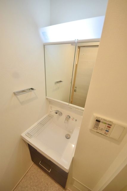 洗面設備　同シリーズ